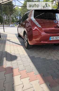 Хэтчбек Nissan Leaf 2015 в 