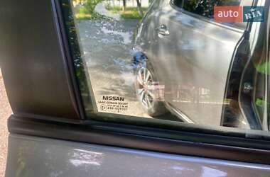 Хэтчбек Nissan Leaf 2014 в 