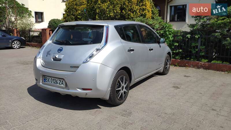 Хэтчбек Nissan Leaf 2013 в Каменец-Подольском фото 5 Хэтчбек Nissan Leaf 2013 в Каменец-Подольском