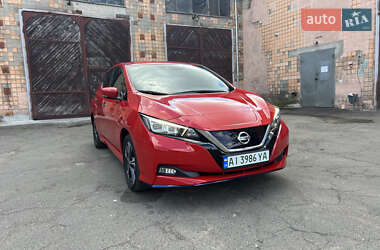 Хэтчбек Nissan Leaf 2019 в 