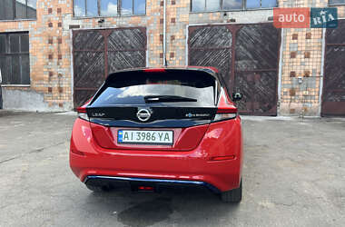 Хэтчбек Nissan Leaf 2019 в 
