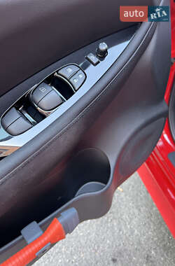 Хэтчбек Nissan Leaf 2019 в 