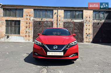 Хэтчбек Nissan Leaf 2019 в 
