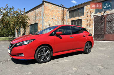 Хэтчбек Nissan Leaf 2019 в 