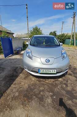 Хэтчбек Nissan Leaf 2014 в 