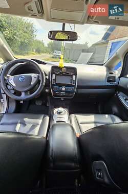 Хэтчбек Nissan Leaf 2014 в 