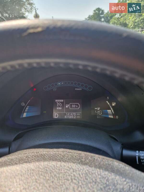 Хетчбек Nissan Leaf 2014 в Чернівцях