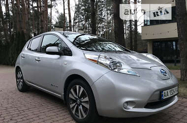 Хэтчбек Nissan Leaf 2015 в Киеве