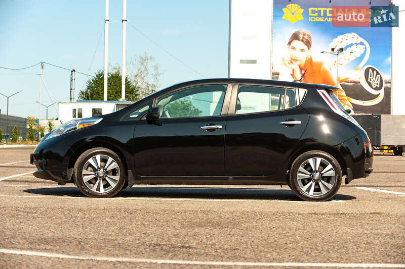 Хэтчбек Nissan Leaf 2015 в Черновцах