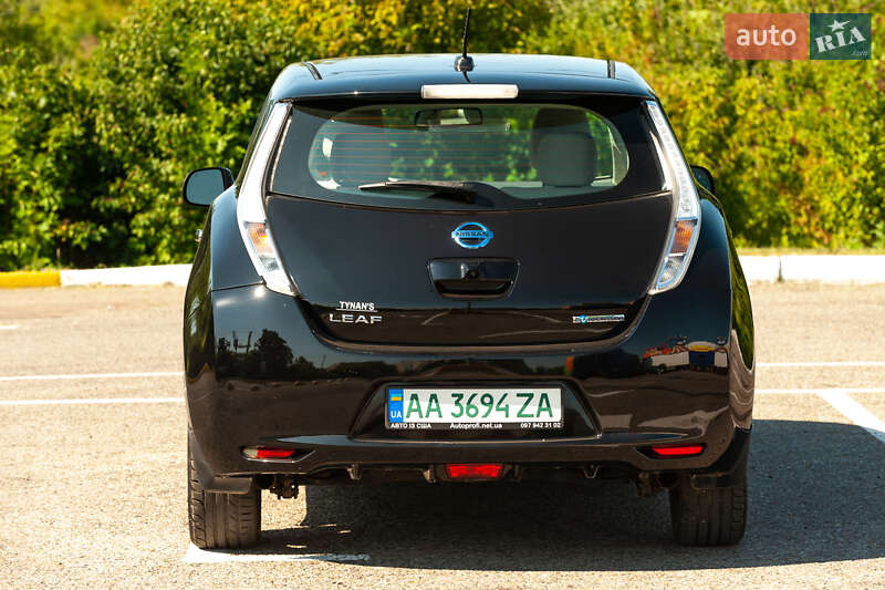 Хэтчбек Nissan Leaf 2015 в Черновцах
