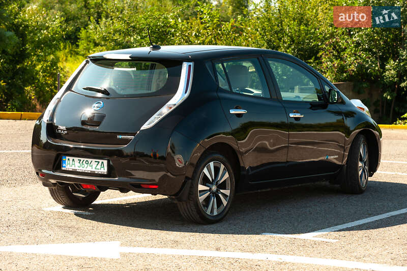 Хэтчбек Nissan Leaf 2015 в Черновцах