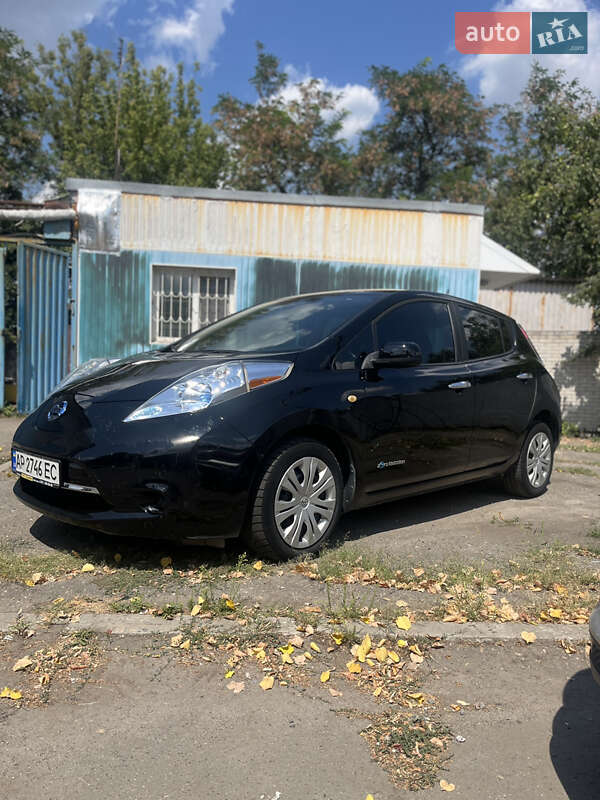 Хэтчбек Nissan Leaf 2013 в Запорожье