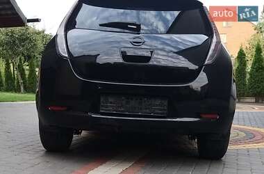Хэтчбек Nissan Leaf 2012 в 