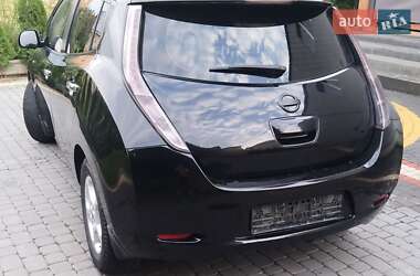 Хэтчбек Nissan Leaf 2012 в 