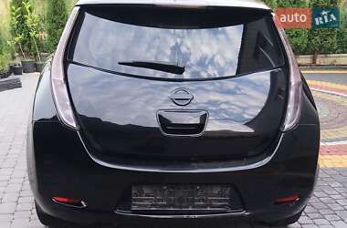 Хэтчбек Nissan Leaf 2012 в 
