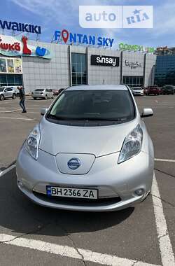 Хэтчбек Nissan Leaf 2016 в Одессе