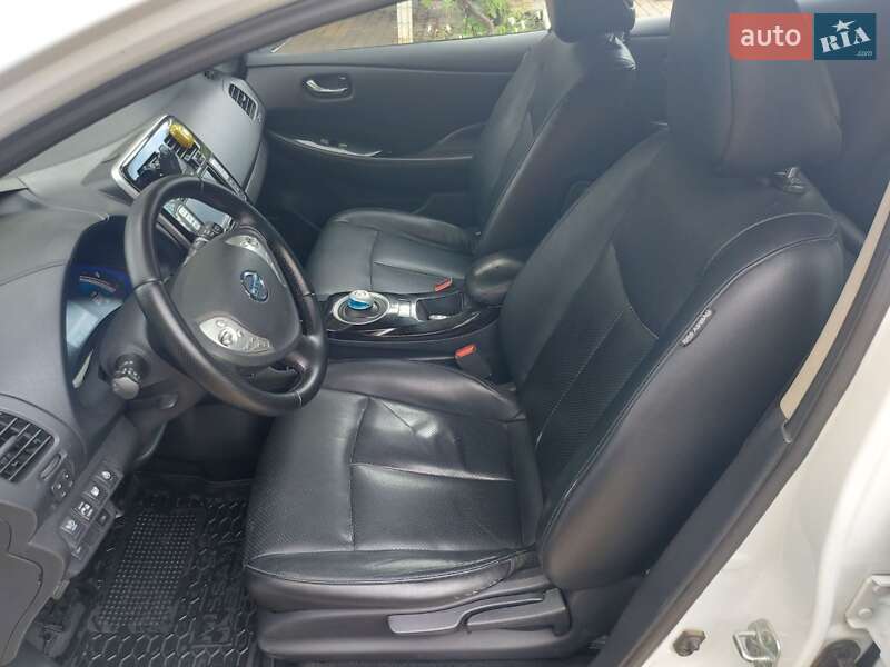 Хэтчбек Nissan Leaf 2013 в Одессе