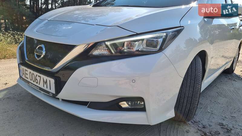 Хетчбек Nissan Leaf 2022 в Дніпрі