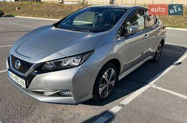 Хетчбек Nissan Leaf 2020 в 