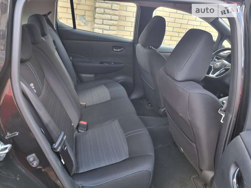 Хэтчбек Nissan Leaf 2018 в Киеве фото 5 Хэтчбек Nissan Leaf 2018 в Киеве