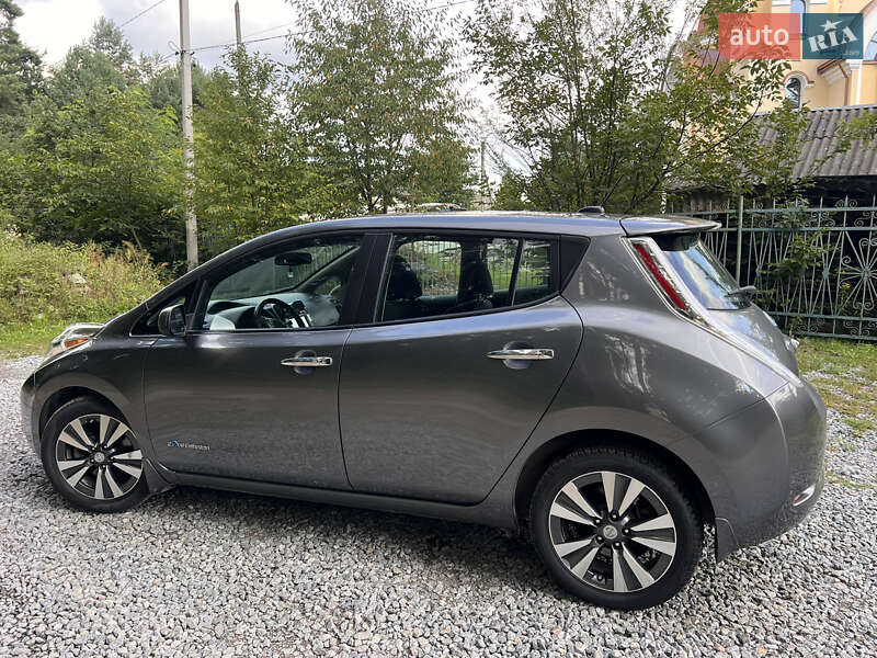 Хэтчбек Nissan Leaf 2014 в Львове