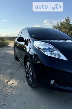 Хэтчбек Nissan Leaf 2015 в Днепре