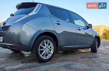 Хэтчбек Nissan Leaf 2015 в 