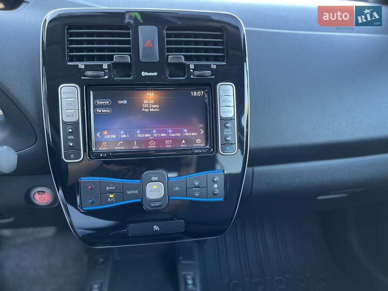 Хэтчбек Nissan Leaf 2016 в Хмельницком