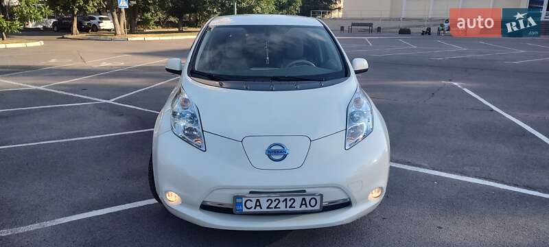 Хэтчбек Nissan Leaf 2012 в Черкассах