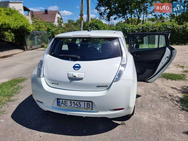 Хэтчбек Nissan Leaf 2014 в Днепре