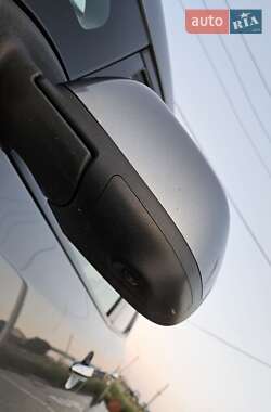 Хэтчбек Nissan Leaf 2014 в 