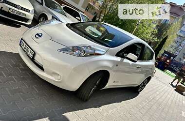 Хэтчбек Nissan Leaf 2015 в Киеве