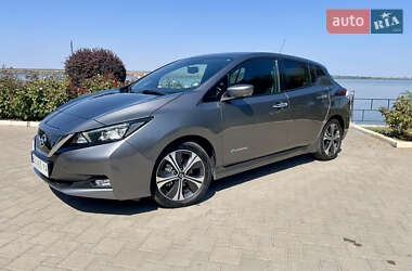 Хэтчбек Nissan Leaf 2018 в Николаеве