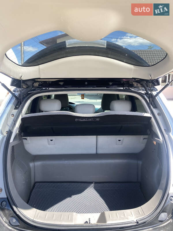 Хетчбек Nissan Leaf 2011 в Хмельницькому