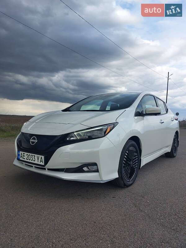 Хетчбек Nissan Leaf 2022 в Дніпрі