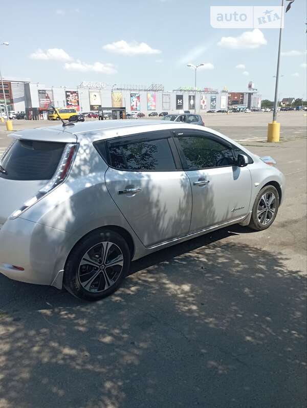 Хетчбек Nissan Leaf 2013 в Одесі фото 5 Хетчбек Nissan Leaf 2013 в Одесі