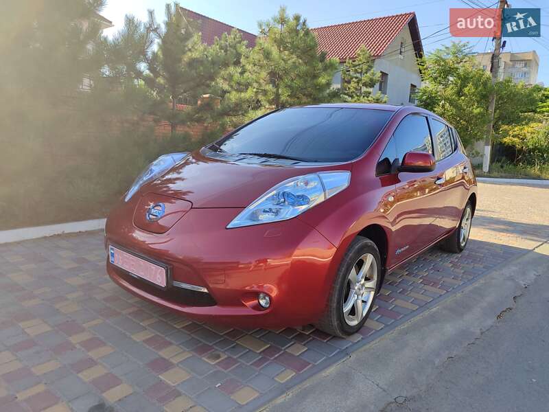 Хэтчбек Nissan Leaf 2012 в Белгороде-Днестровском