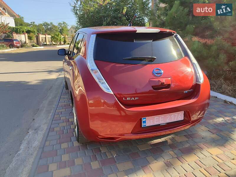 Хэтчбек Nissan Leaf 2012 в Белгороде-Днестровском
