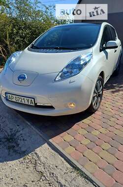 Хетчбек Nissan Leaf 2015 в Запоріжжі