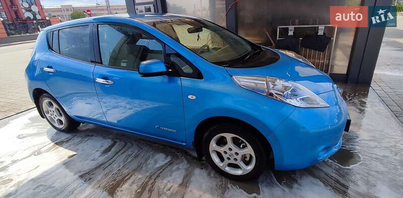 Хэтчбек Nissan Leaf 2012 в Дрогобыче