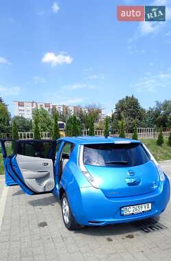Хэтчбек Nissan Leaf 2012 в 