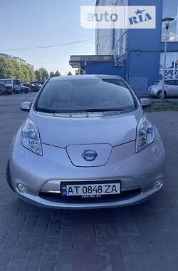 Хетчбек Nissan Leaf 2012 в Івано-Франківську