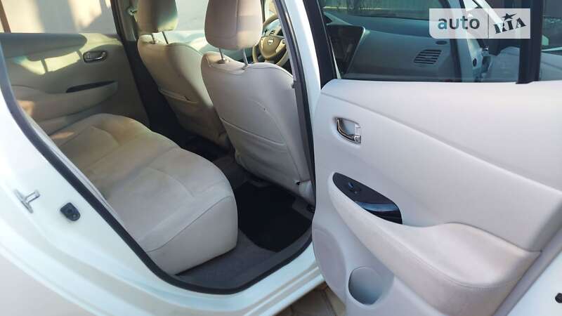 Хетчбек Nissan Leaf 2012 в Білгороді-Дністровському