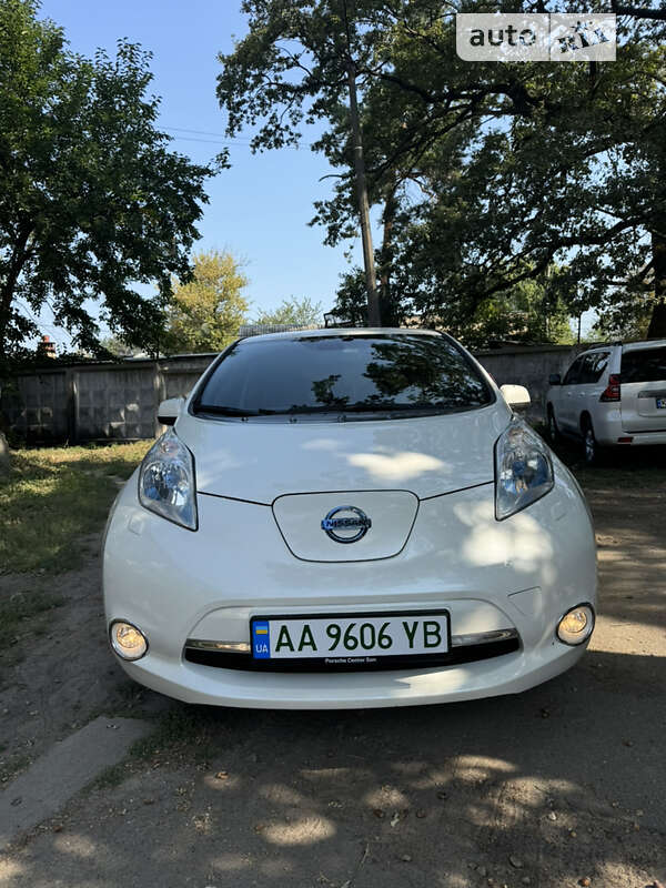 Хэтчбек Nissan Leaf 2013 в Киеве фото 9 Хэтчбек Nissan Leaf 2013 в Киеве