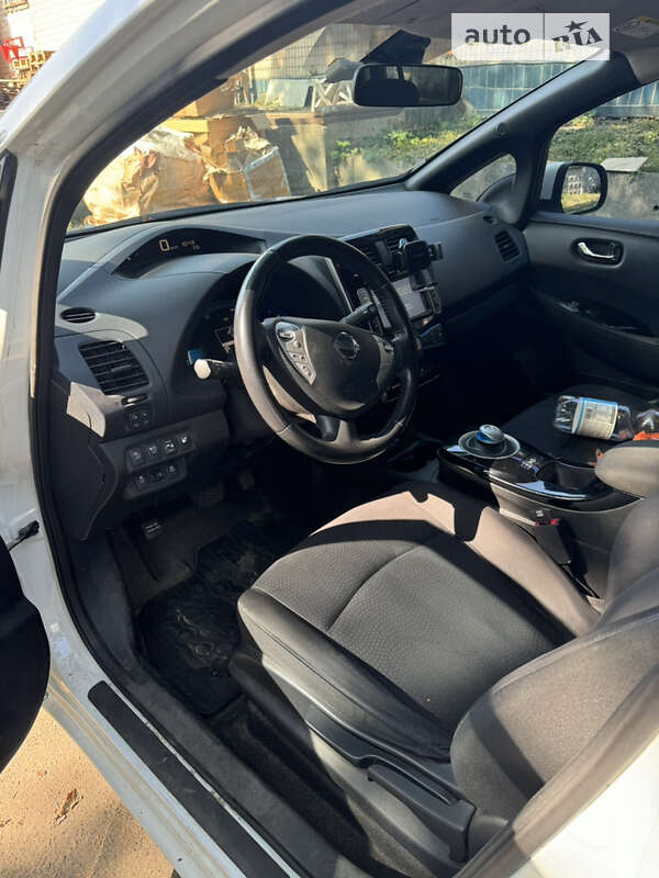 Хэтчбек Nissan Leaf 2013 в Киеве фото 13 Хэтчбек Nissan Leaf 2013 в Киеве