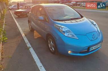 Хэтчбек Nissan Leaf 2012 в 