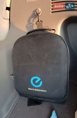 Хэтчбек Nissan Leaf 2012 в 