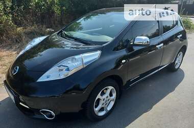 Хетчбек Nissan Leaf 2014 в Умані