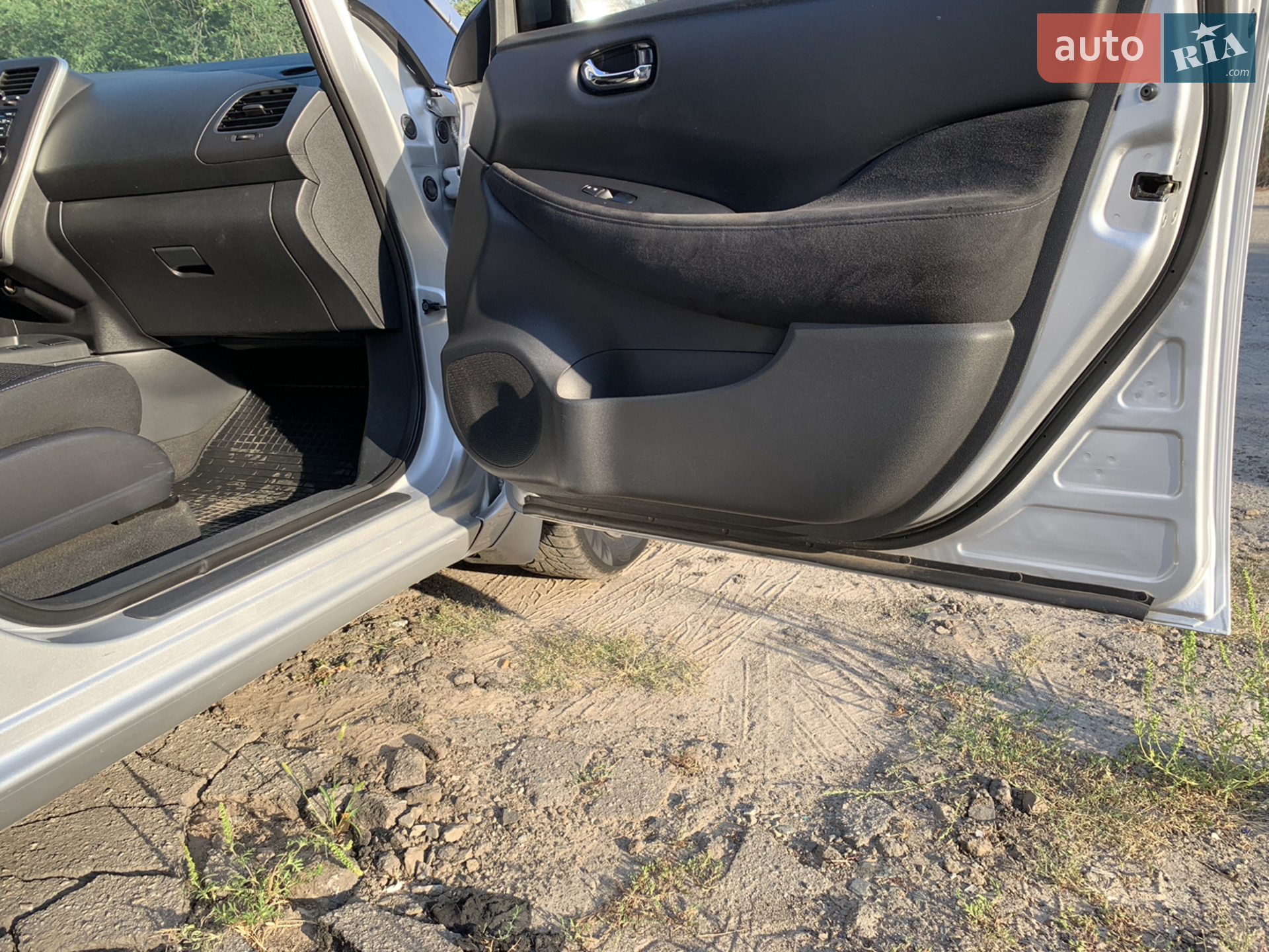 2015 Nissan Leaf - мініатюра 9