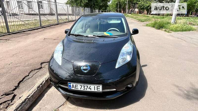 Хэтчбек Nissan Leaf 2014 в Кривом Роге